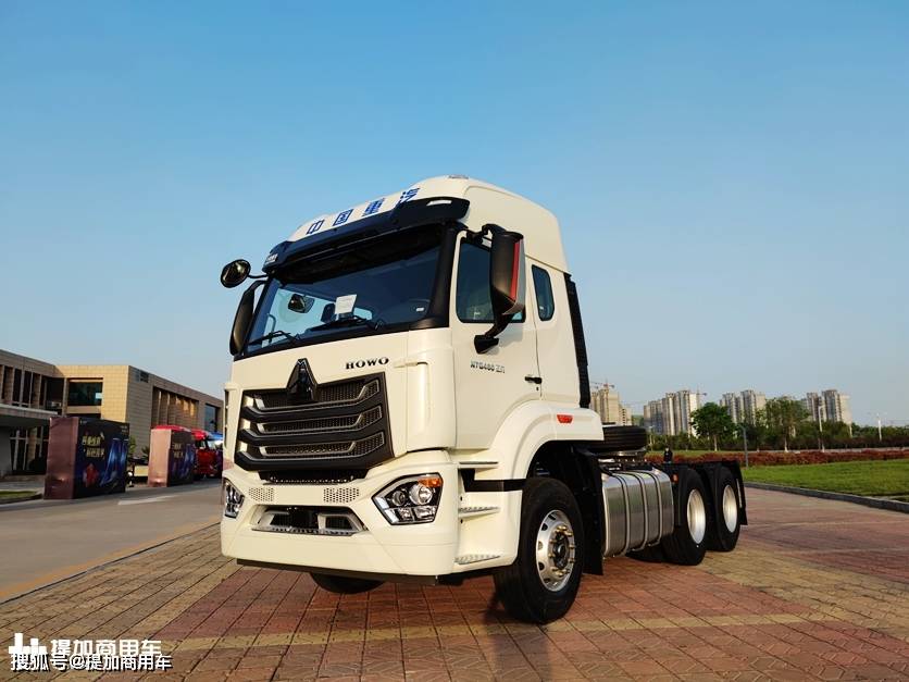 重汽豪沃再出新车型全新的n系列到底怎么样实拍豪沃n7g牵引车带您好好