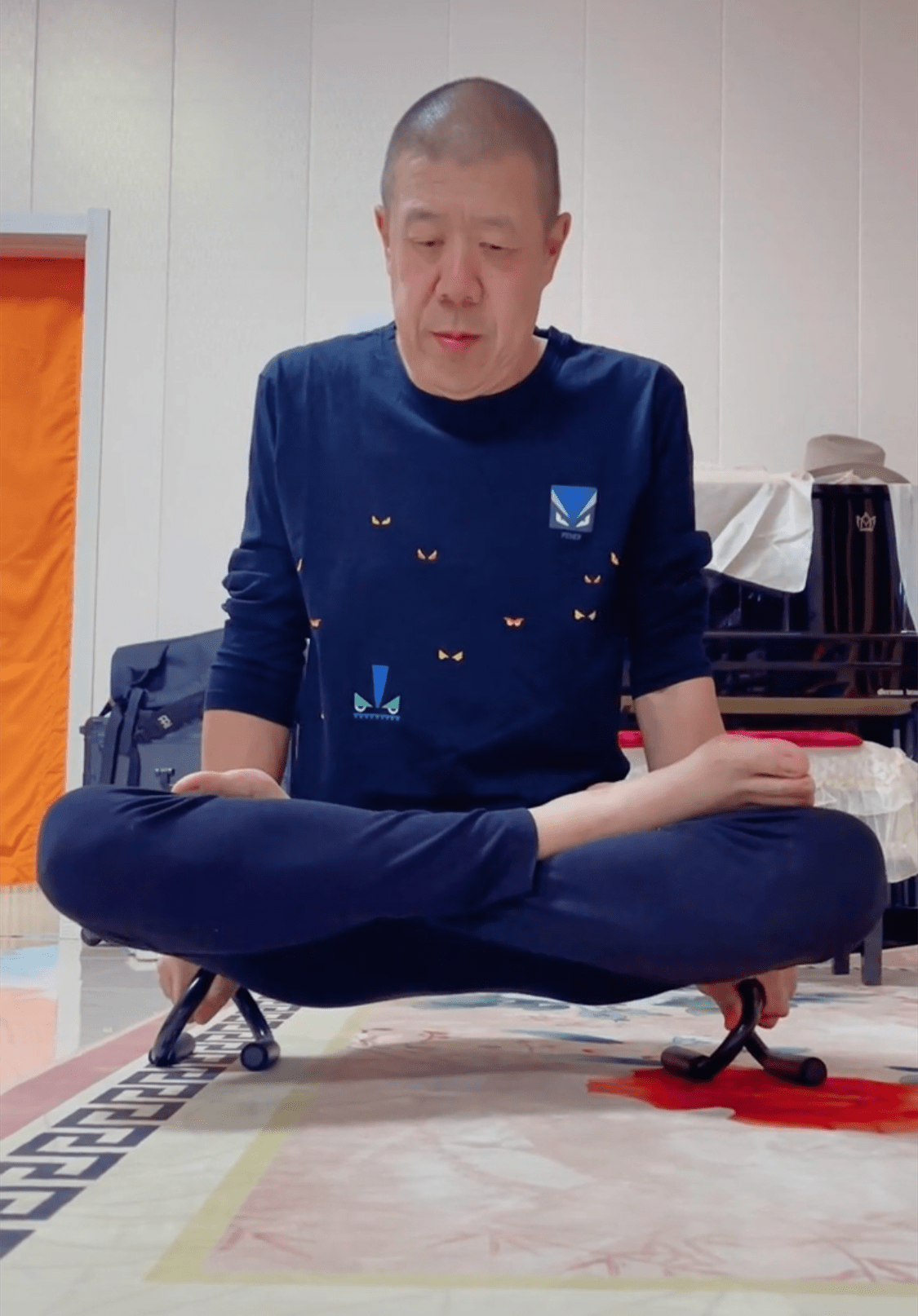 原创老戏骨秦卫东近照瘦到脱相自曝暴瘦80斤被网友质疑患病