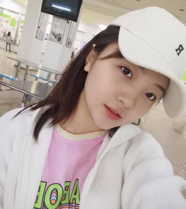 谁能帮帮林妙可21岁穿起旗袍像少妇勒出腰间赘肉太明显