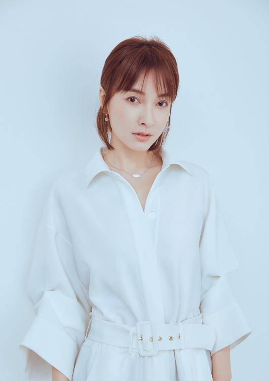 超短发怎么搭配服装有气质 a45e5bca9e0249e598ff0fc554a5bf87.jpeg