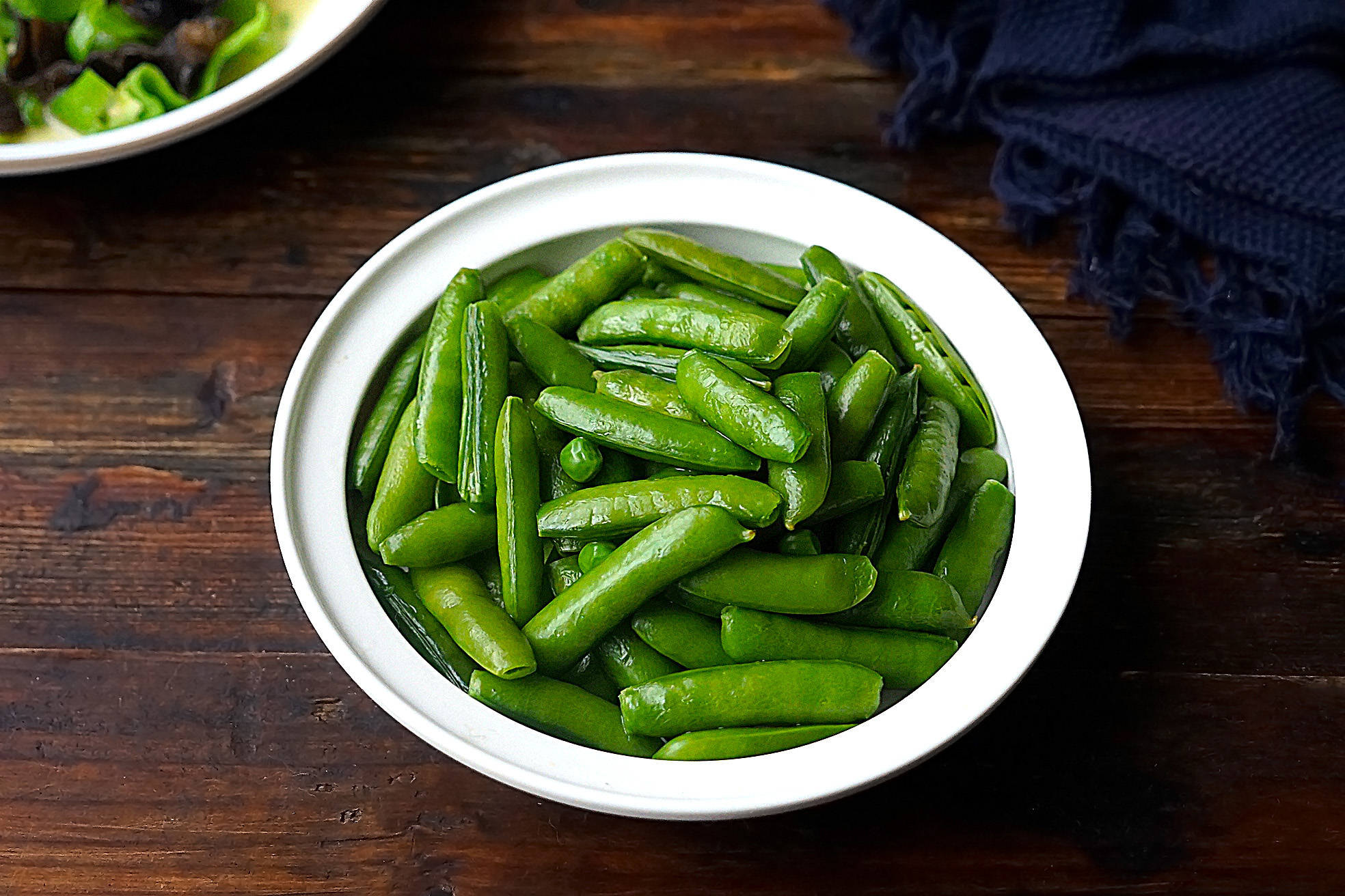 第一道是水煮豌豆