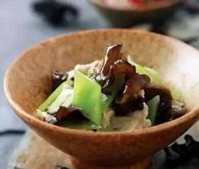 莴笋木耳肉片家常做法大全 236dee1b8af549b3a3f6d3630bcbf816.jpeg