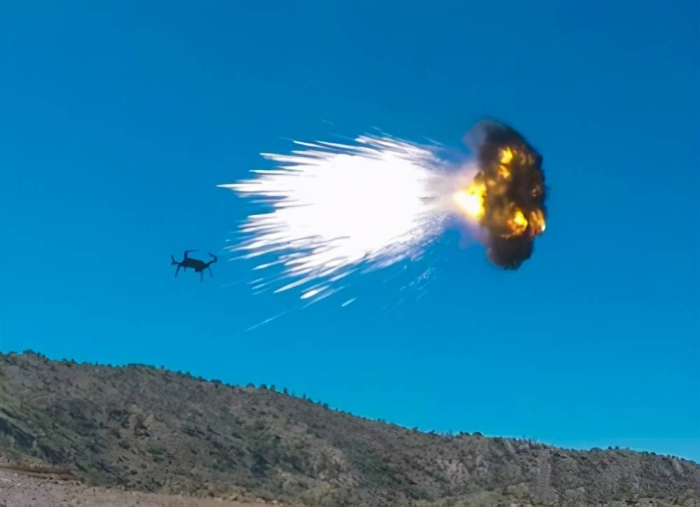 空爆弹药打小型无人机可以,但是根据中俄的研究,要对付巡飞弹和巡航