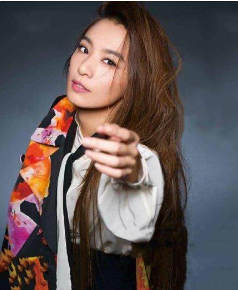 原创时隔二十一年再看she组合田馥甄一如既往ella实现弯道超车