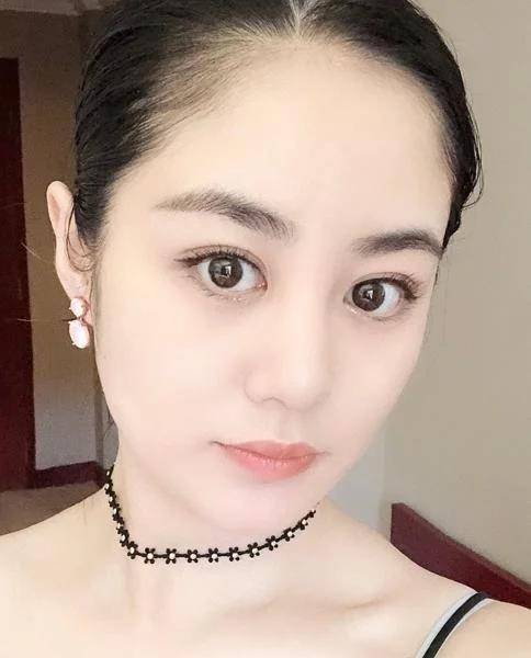 例如今天我们要说的这位演员就是《乡村爱情》里王小蒙的扮演者,她就