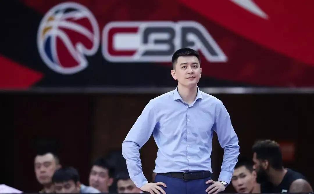 这次我们输明白了,辽篮离巅峰还有些距离,但这个差距已经很小!_杨鸣