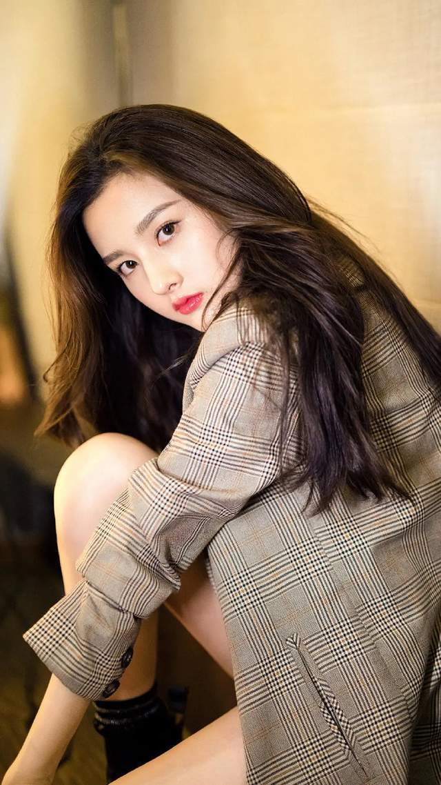 怎么拥有一头浓密秀发 72b1459e8a8e4ce58186170ffbebd9ea.jpeg