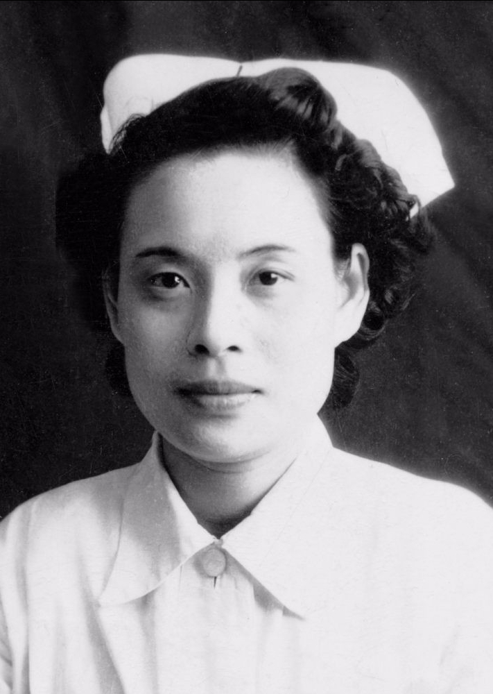 美国飞虎队老兵访华对一位92岁老太单膝跪地高呼天使姐姐