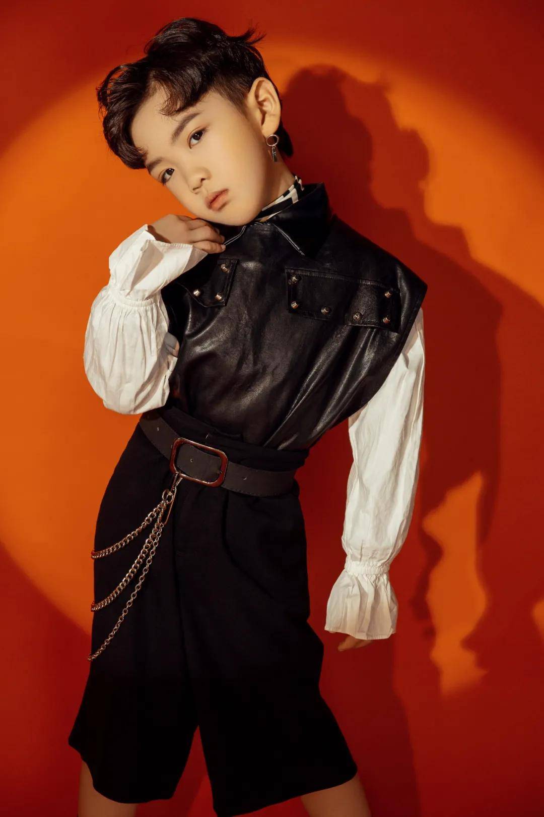 第二季完美大师小超模叶俊杰荣获全球总决赛童模组全球人气亚军