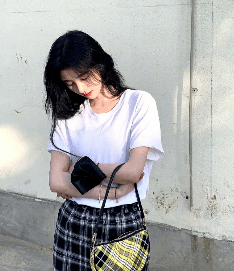 鞠婧祎彩排生图曝光,看到无修图下的真实身材,这腰围认真的吗?_kiku