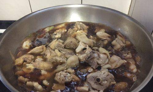 哪里买熟鸡最好 56a031579fac4269bcd3e2868077c647.jpeg