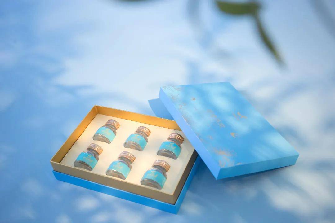 百魅焕颜即食燕窝一盒花了心思的臻爱款燕窝便是一句不露声色的节日