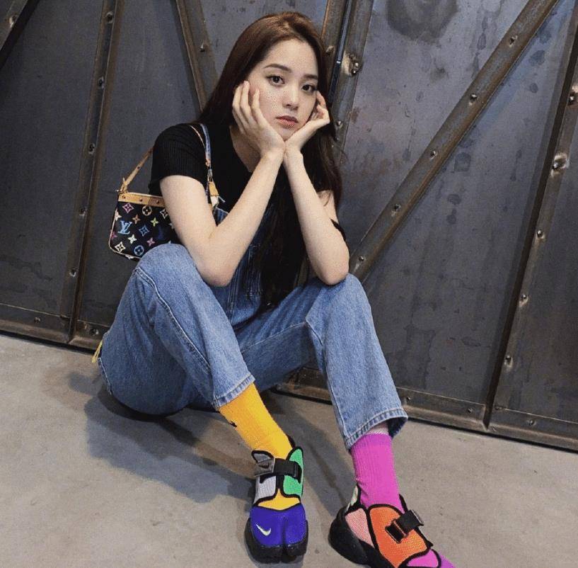 欧阳娜娜身材写真图文 91251c75810945b8a33d8eee4f9fdc55.jpeg