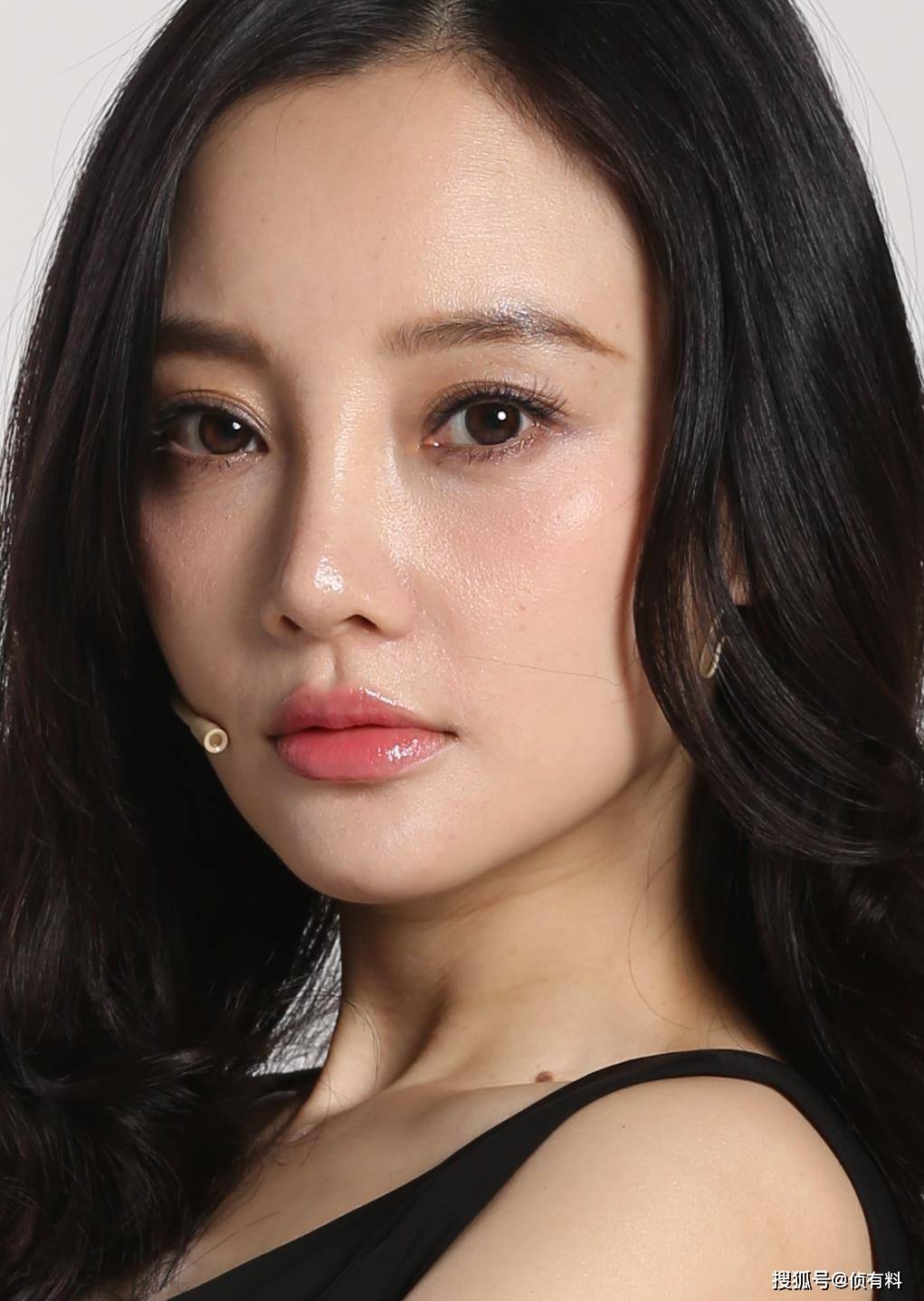 疑似李小璐有新恋情来一组小嫂子原生态定妆生图照美不美自己品