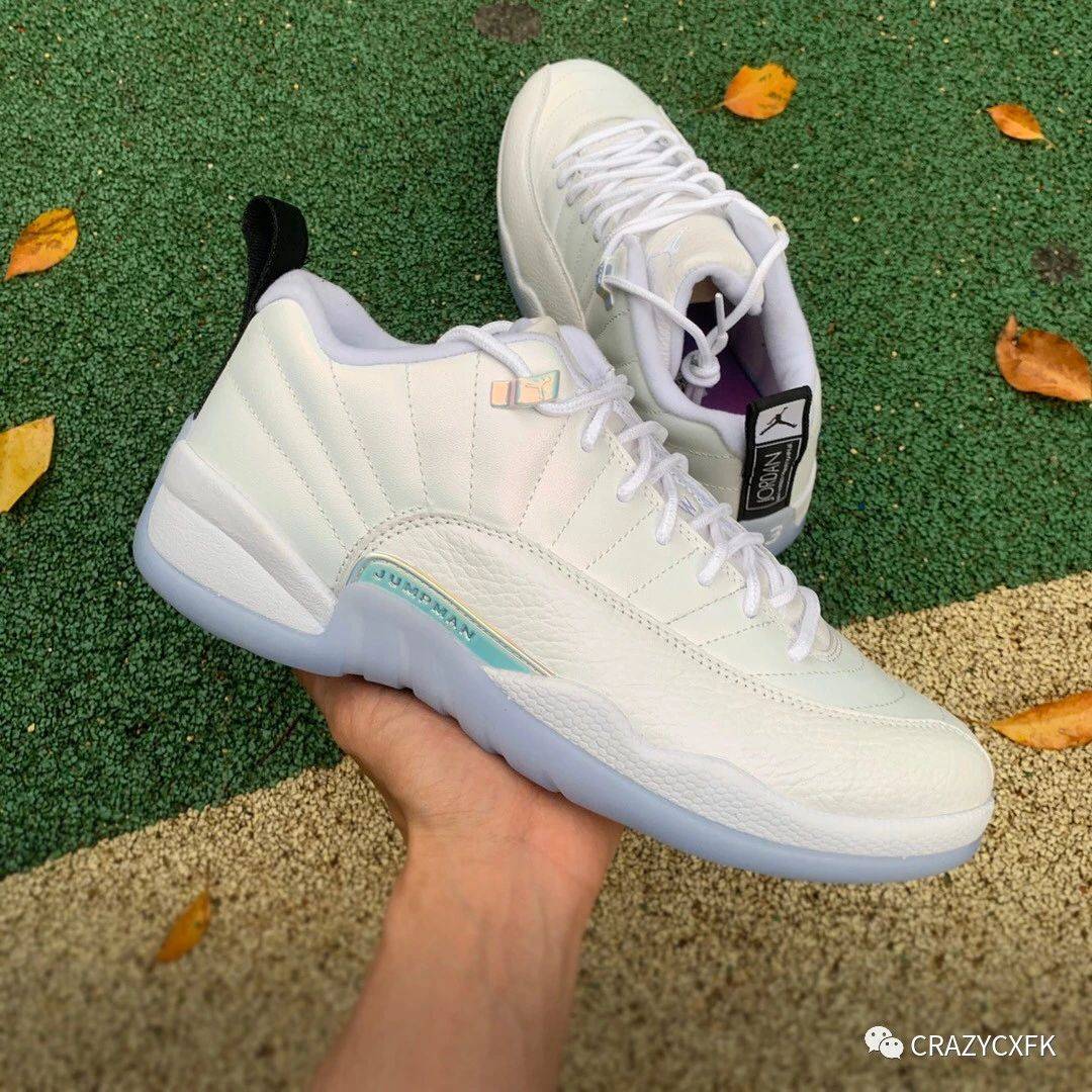 乔丹airjordanaj12loweaster低帮复活节彩蛋白蓝水晶底篮球鞋