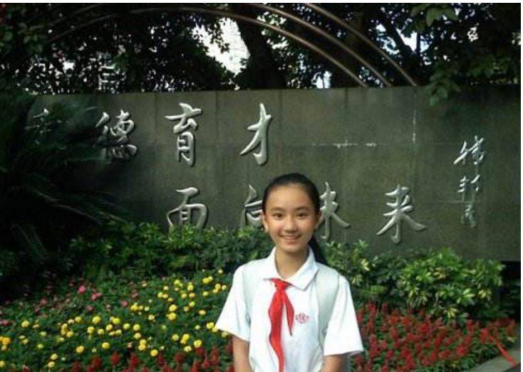 她7岁就走红 曾为角色不惜剃光头 如今放弃星途成清华高材生_叶子