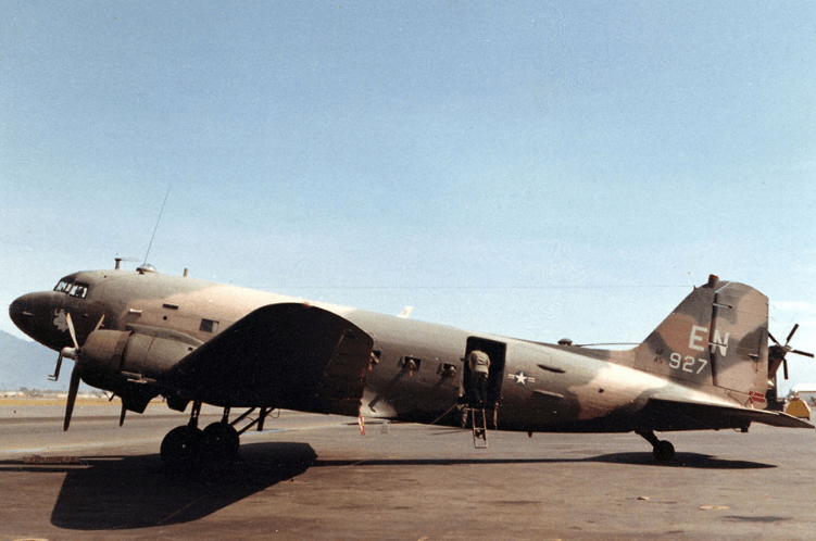 "灯塔盘旋"催生美国初代"空中炮艇—ac-47d对地攻击机