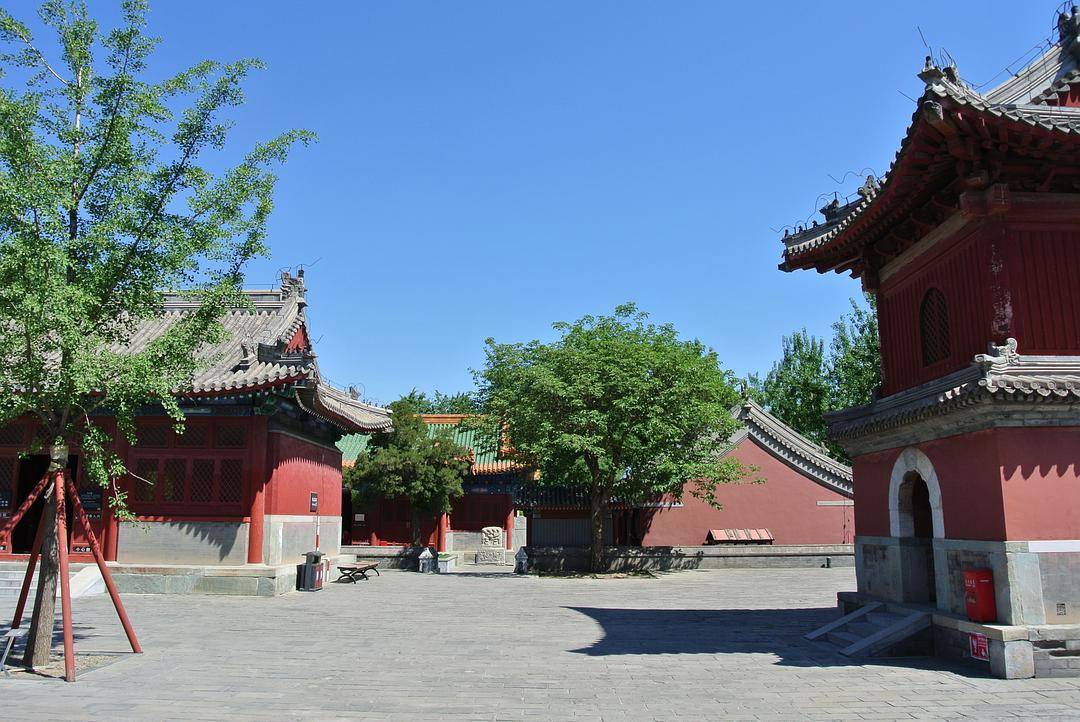 北京五顶八庙中五顶之一是皇家敕建庙宇