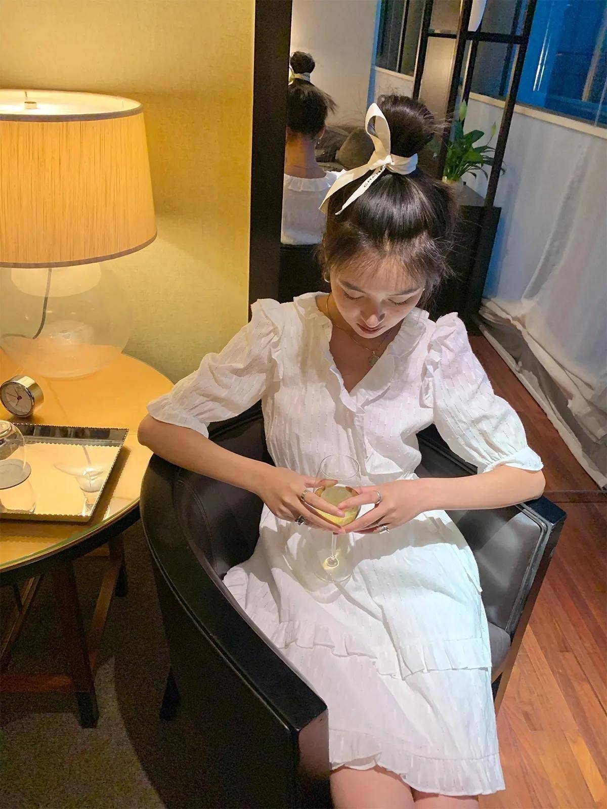 显得 春夏必备连衣裙，各种又仙又好看的连衣裙来袭，美美的出行