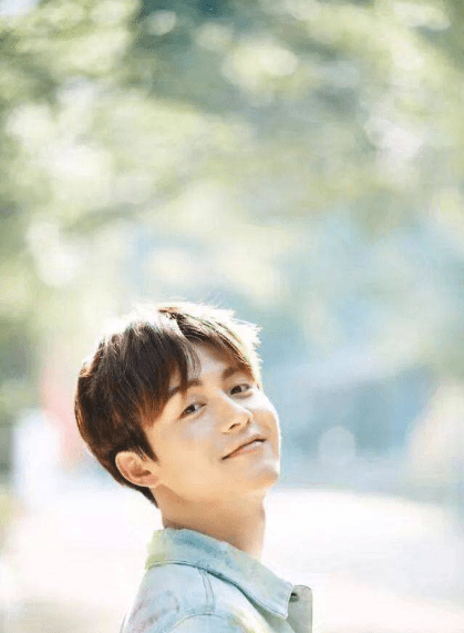 如何成为明星的朋友 8532d8a514694aceb0b78d0a73f36fdc.png