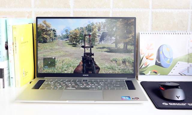 竞仔|雷柏VT960测评！超跑造型、有线无线双模连接、做最亮的电竞仔