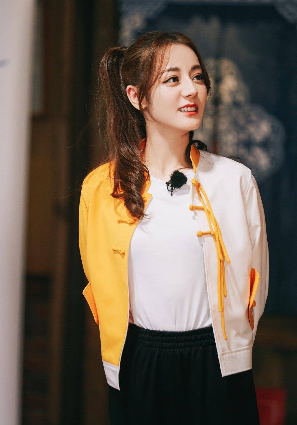 女星扎麻花辫造型辣妈孙怡又a又酷迪丽热巴是另一种风格