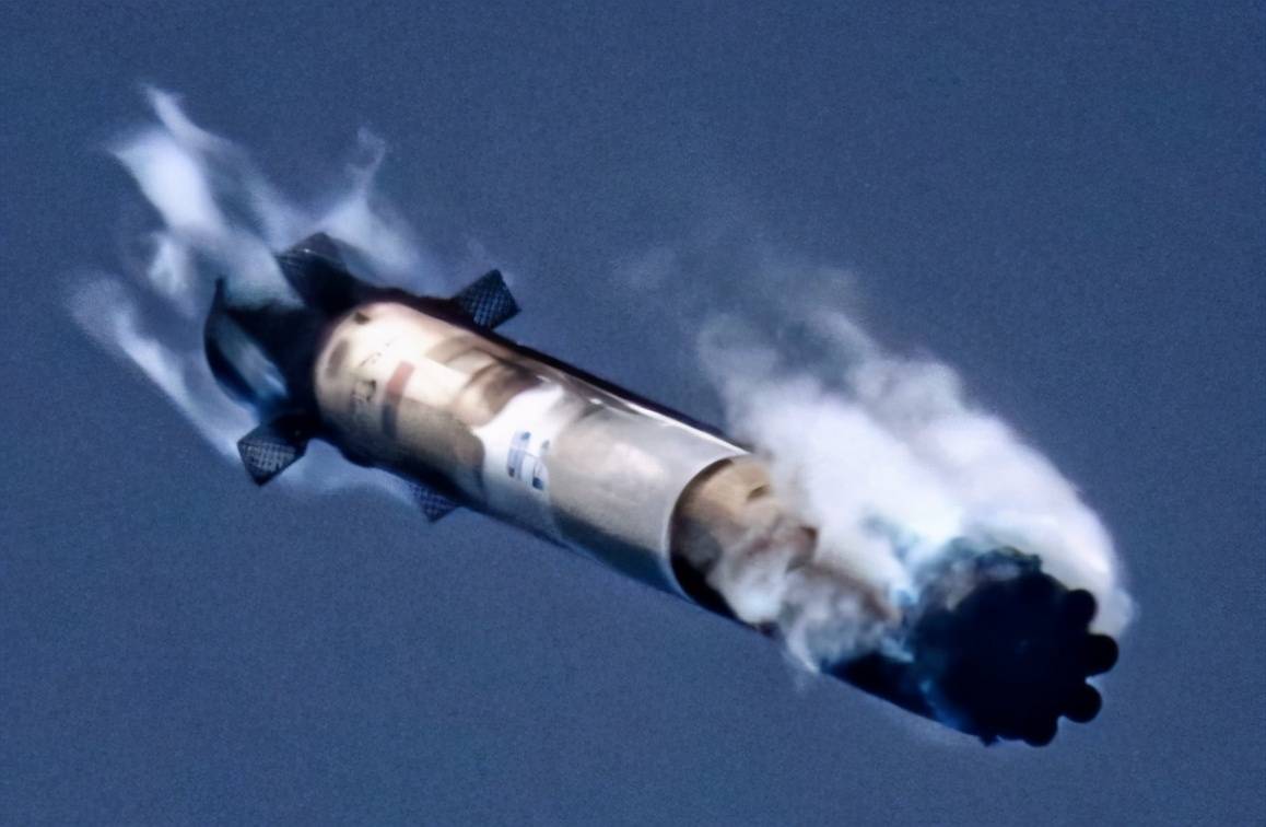 外媒展现教科书式双标中国的火箭叫失控的残骸