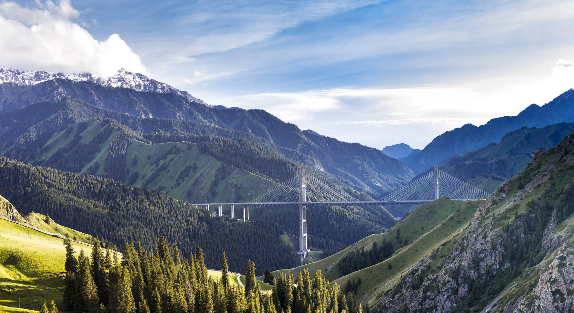 边城伊犁旅游景点游遍中国