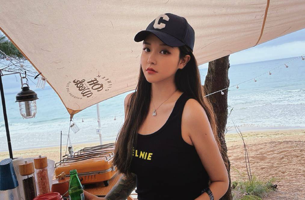 小杜凤因剖腹产留下疤痕网红老方丈连麦吐槽劝其用纹身遮盖