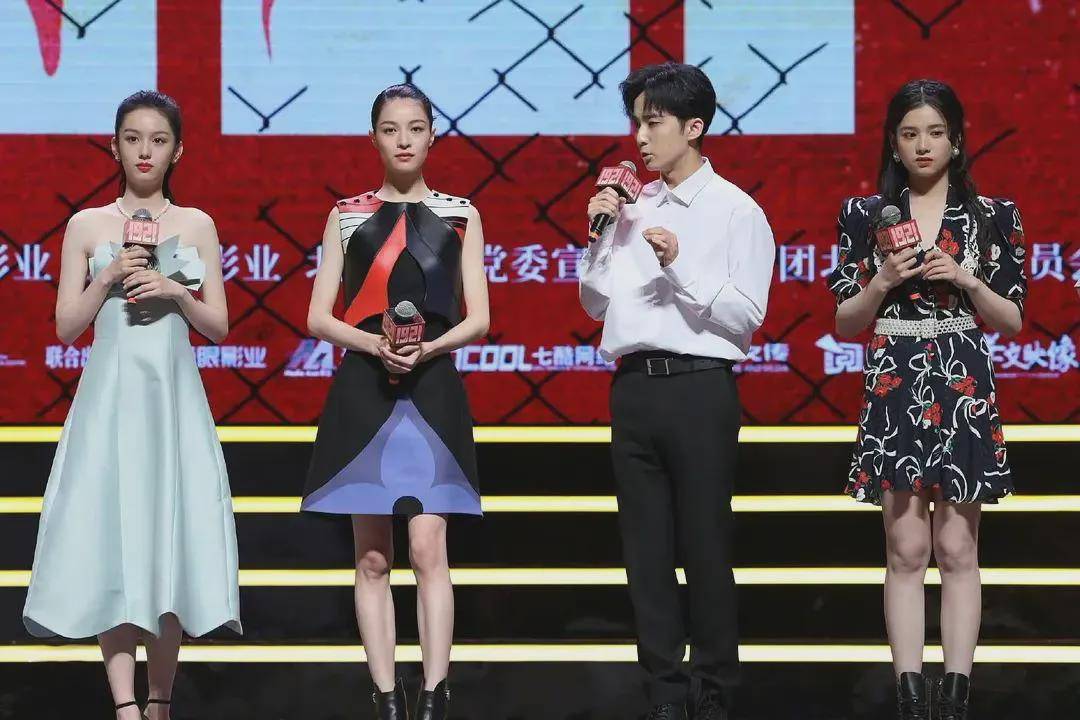 长得一样为什么周也被说是小花颜巅张婧仪被骂是东南亚土脸