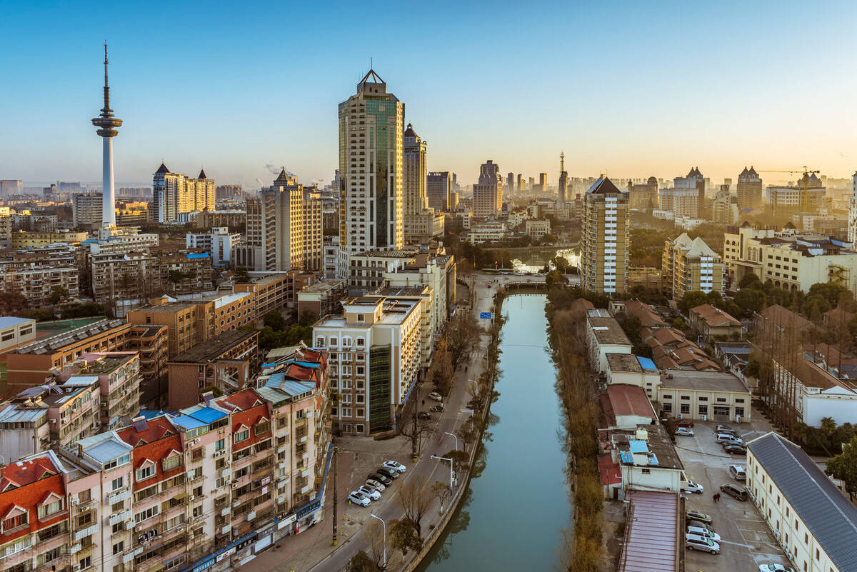 GDP万亿城市排名大变，南通西安超泉州，济南合肥东莞能否进前20