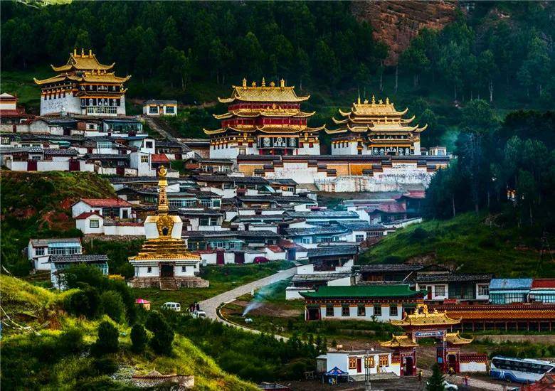 2021邂逅甘南拉卜楞寺郎木寺花湖九曲黄河莲宝叶则7天6晚之旅