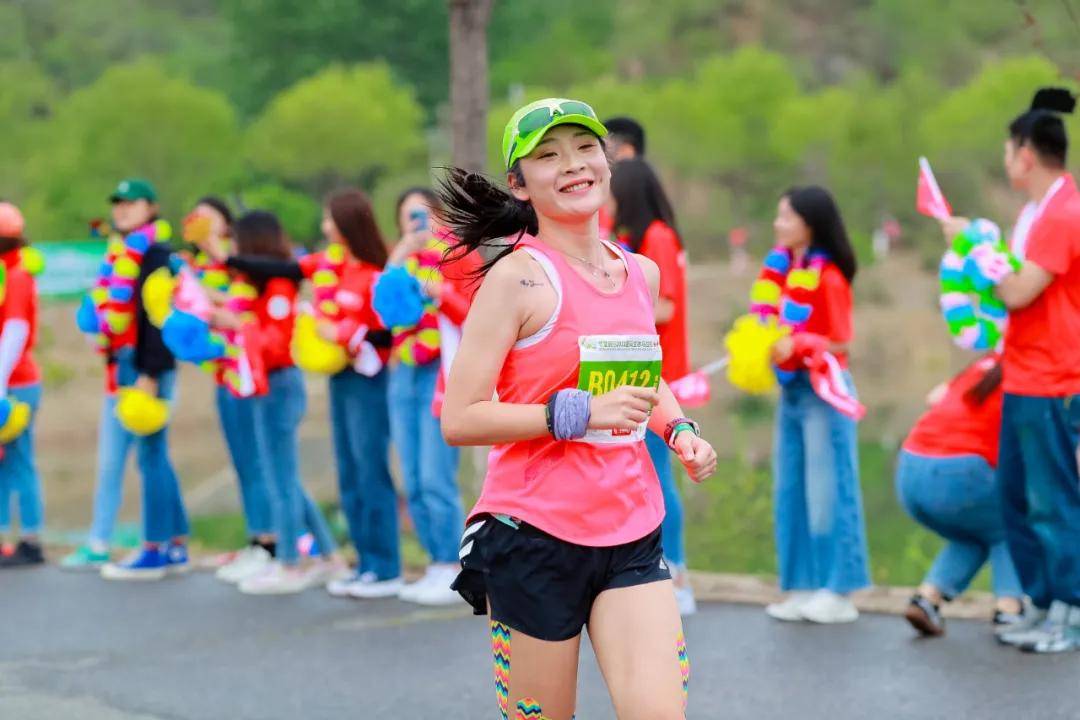 2021京城首场全马赛事密云生态马拉松回归陈林明打破女子赛会纪录