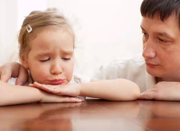 四个孩子的妈妈要努力剪头发 c2a248400f6348b9b8c1c137fdc1935d.jpeg