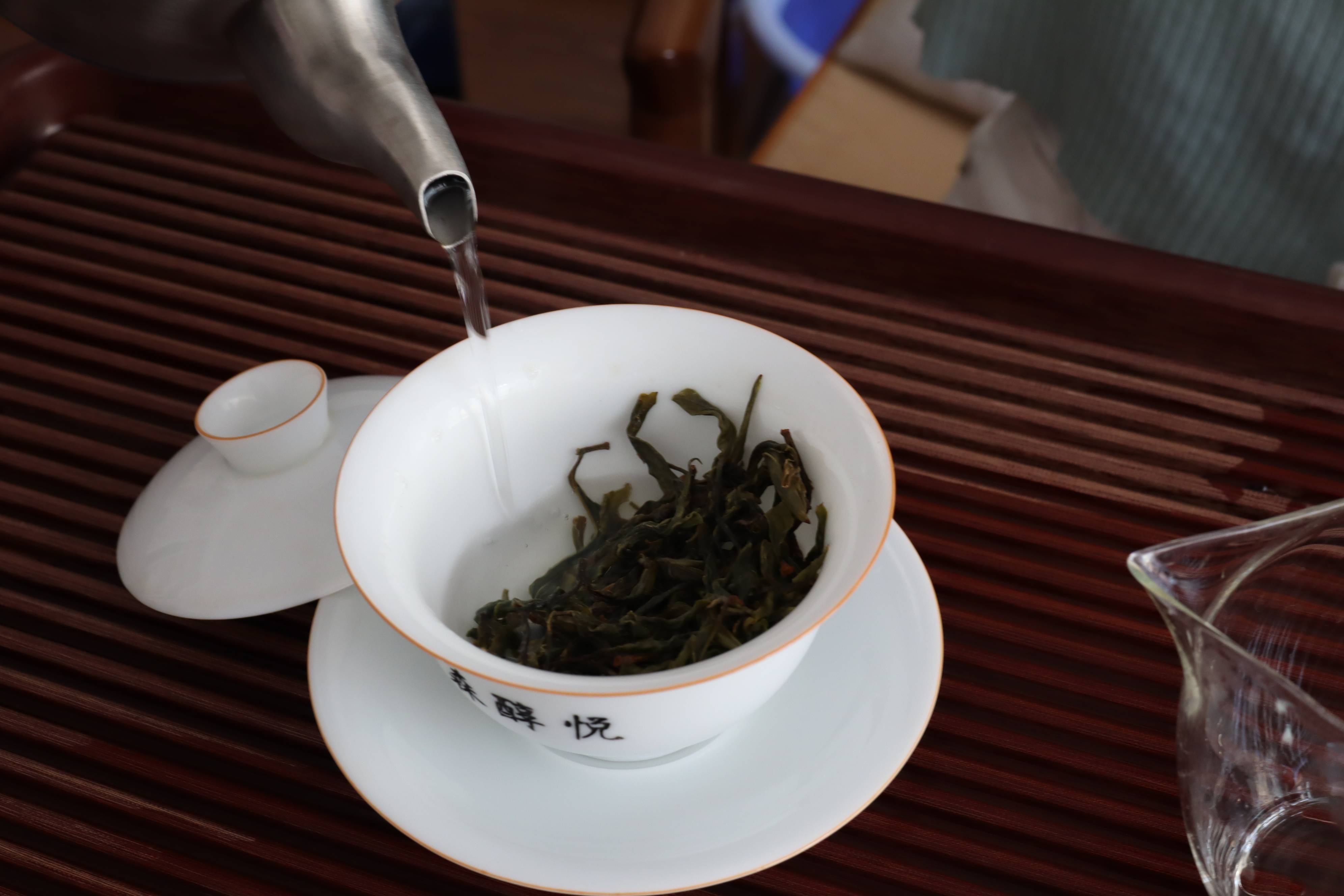 老班章茶的冲泡艺术：领略普洱茶之精髓
