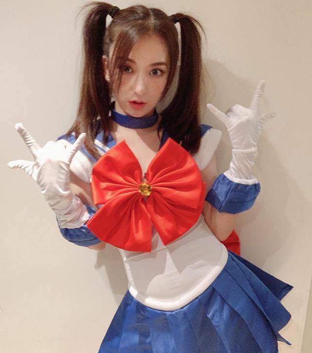 山上诱蜂箱来蜂直接搬回家 1631189e82be48d897cb2bd14b3a3b78.jpeg