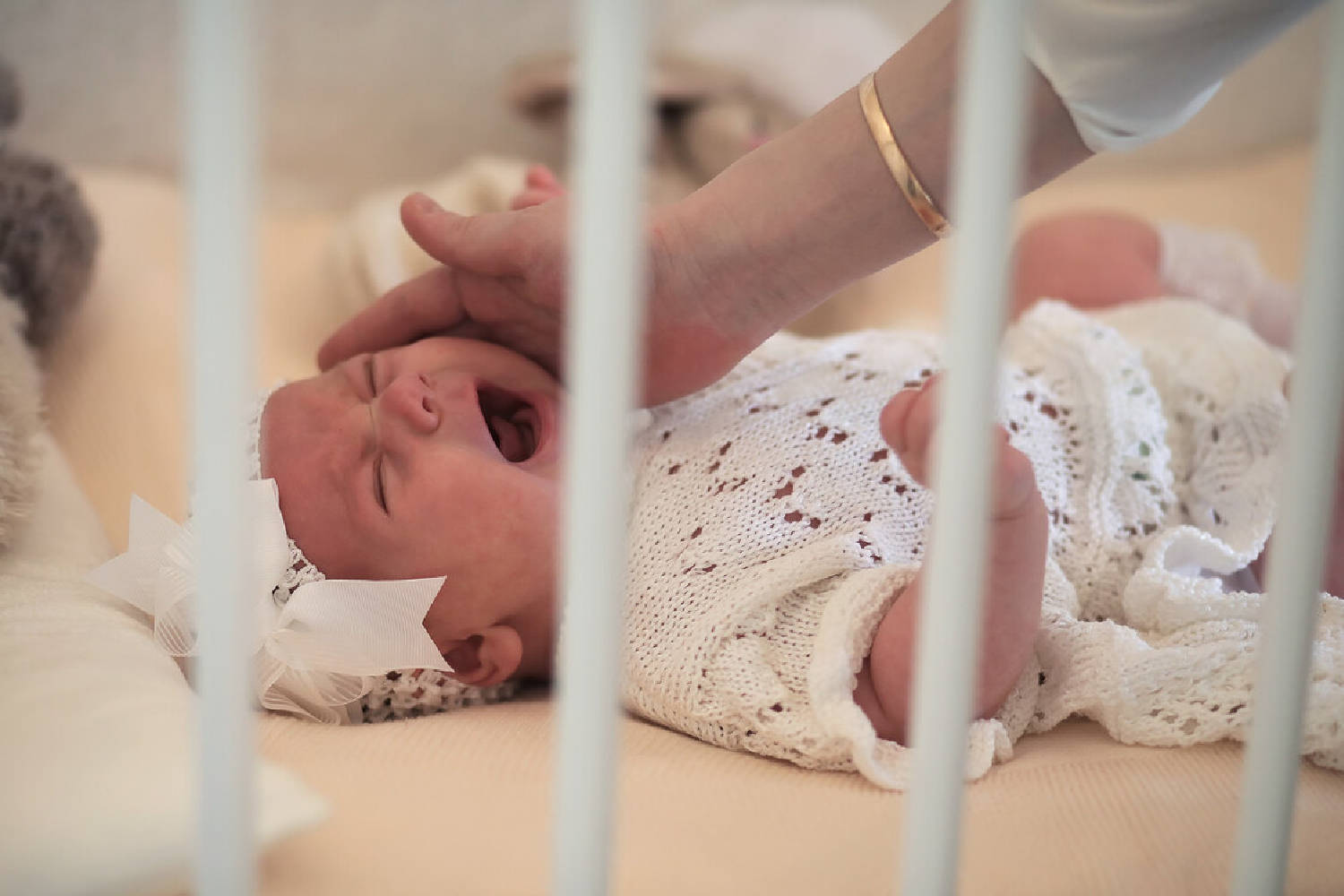 原创宝宝何时出牙算正常?几个信号要记牢,助娃缓解不适很关键