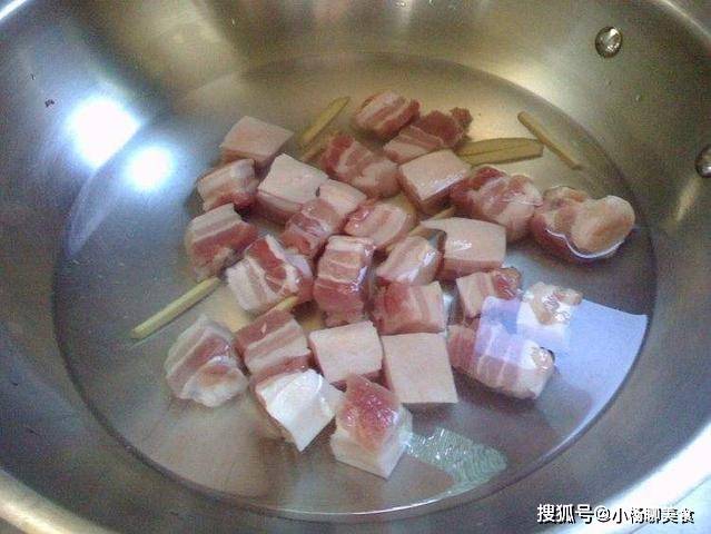 做红烧肉的五花肉去皮吗 c5c8622d195e415a95ca11aafeb54ce8.jpeg