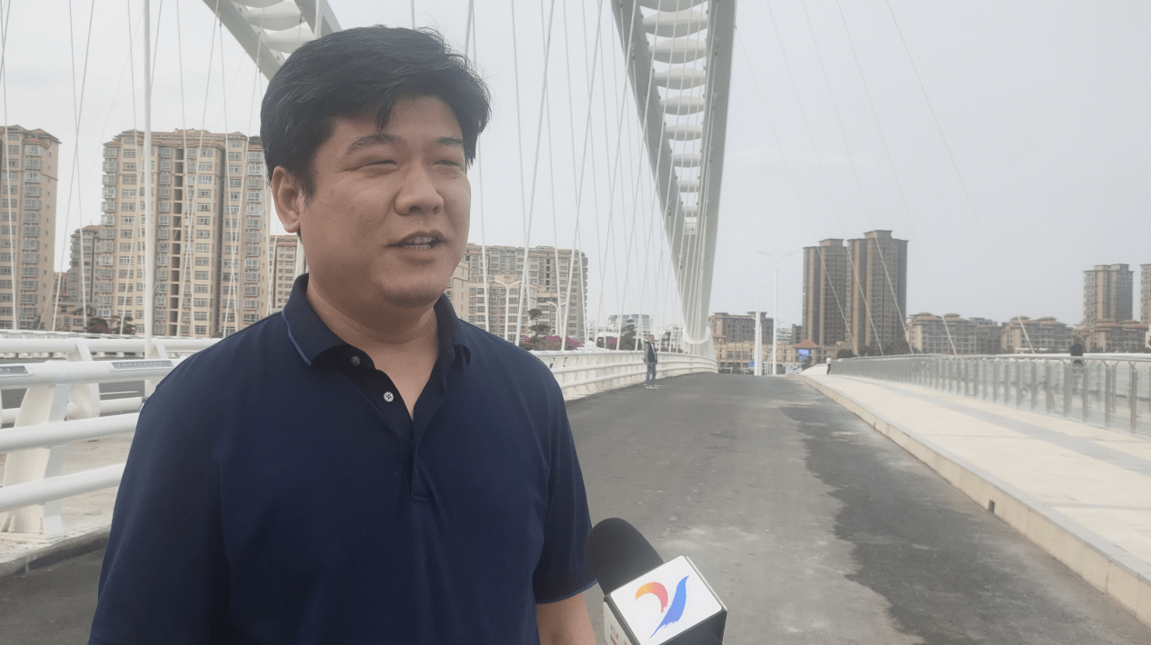 周口市住房公积金中心党组书记主任胡军华说:"中原路跨沙颍河大桥开通