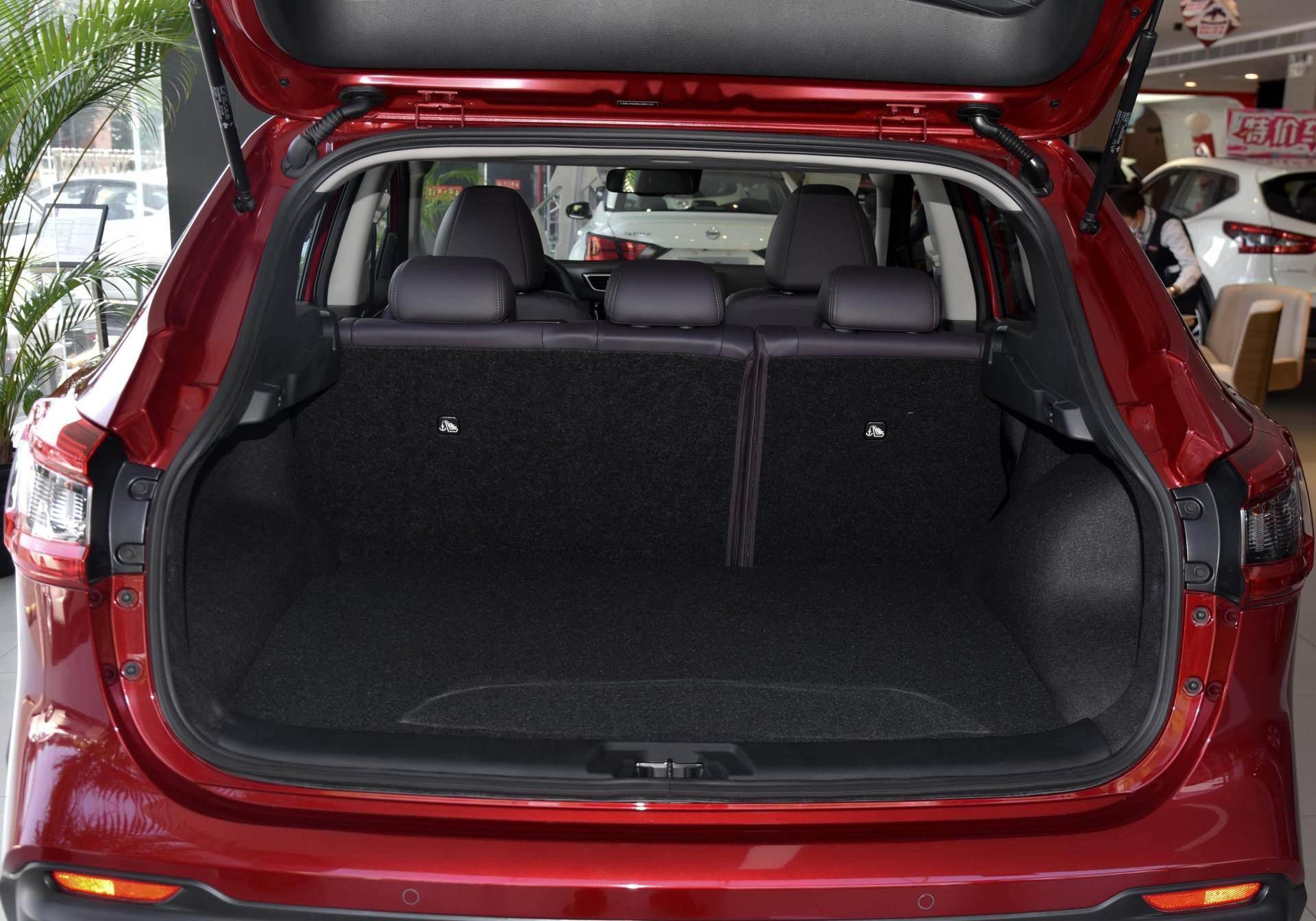 价格便宜空间更大,6.2l油耗日系suv,稳定省钱,带你看日产逍客