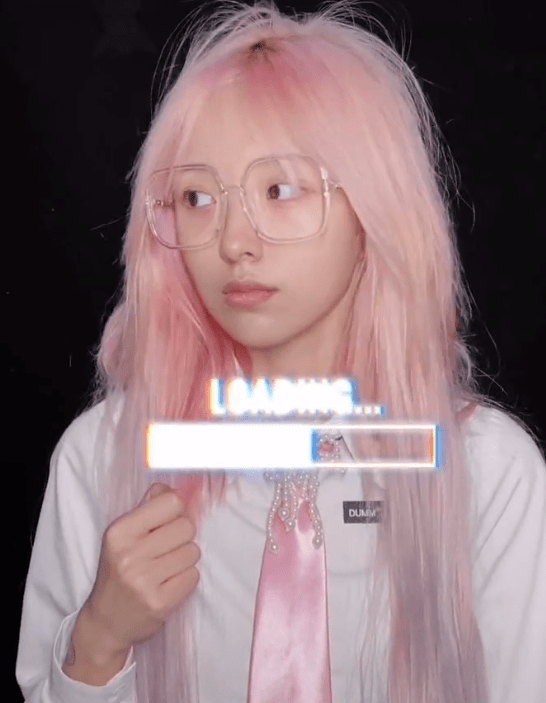 原创美女网红贝拉酱晒纯素颜视频肤色暗沉黑眼圈严重网红妆前妆后差异