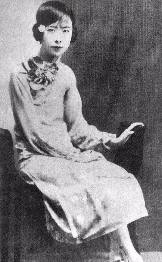 却深深地被梁漱溟的学识打动了,两人结婚之后各自忙着自己的事业,但是