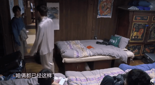 同款睡觉方式 646a48e8cbef466285ed71201fae47be.png