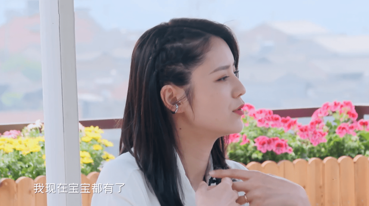 在5·20中午播出的《妻子的浪漫旅行5》plus版中,张馨月聊到婚礼话题