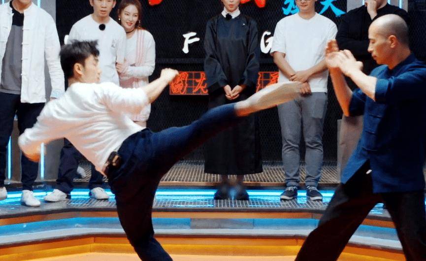 原创姐姐妹妹的武馆没有剧本的以武会友咏春拳让人大开眼界