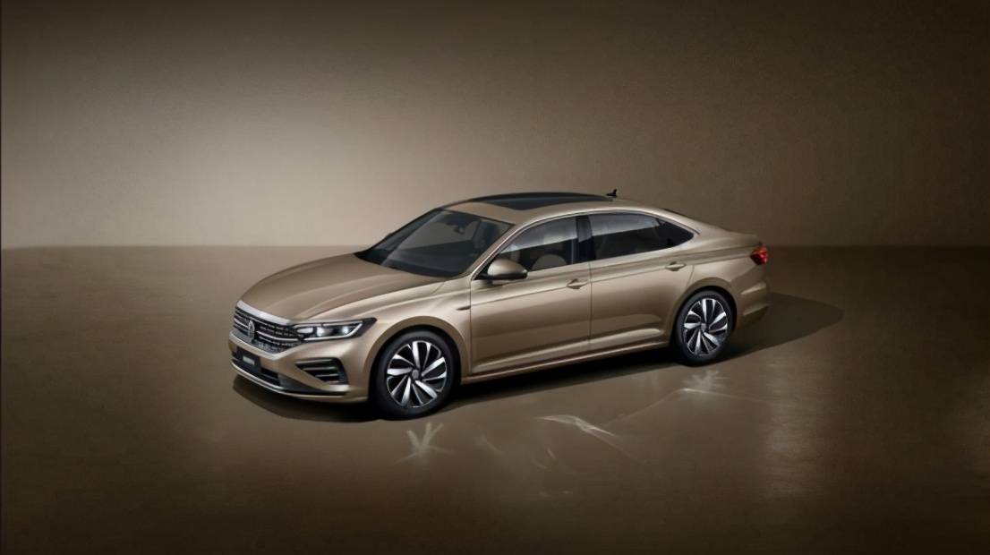 改款帕萨特来了贯穿尾灯车身加长15mm轻松杀回主流