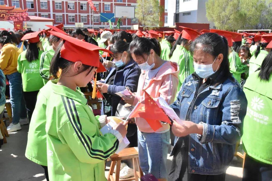 张北德智中学高中学校隆重举行首届高二成人礼暨518青年立志节