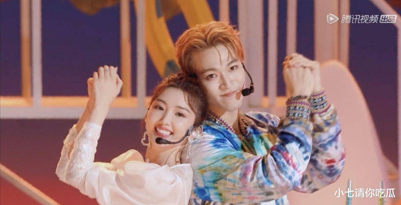 创造营三公张欣尧孟美岐舞台互动好撩你希望谁出道呢