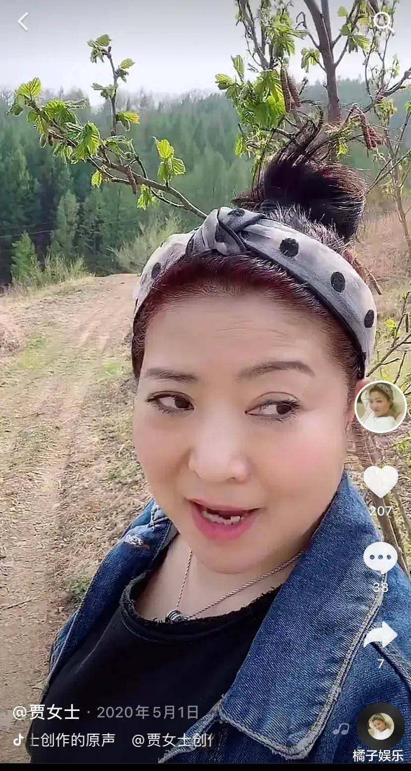 李雪琴妈妈喜感爆棚圈粉网友!搞笑都是遗传的!