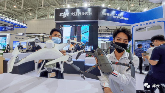 机器人|智能科技展上，这些“黑科技”亮了！